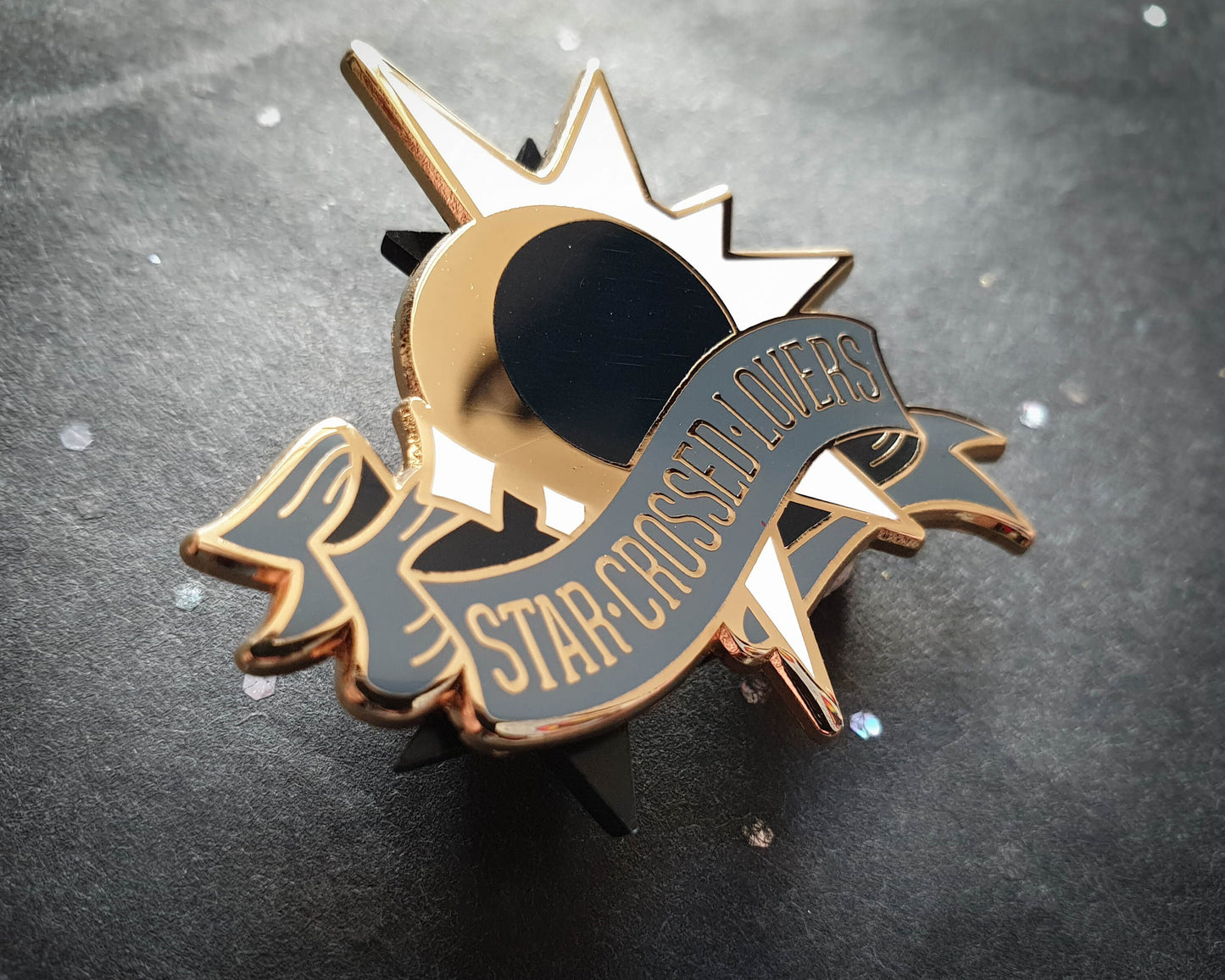 The Eclipse - Hard Enamel Pin - Star-crossed Lovers (Collaboration by Astermorn and Annadrawsstuff)
